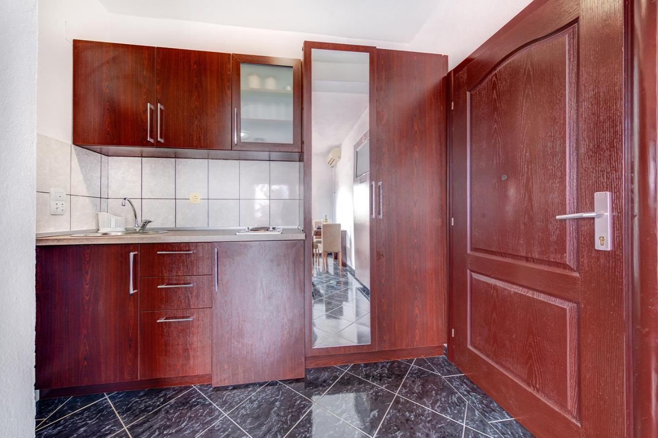 Delfin Apartments 수토모레 객실 사진
