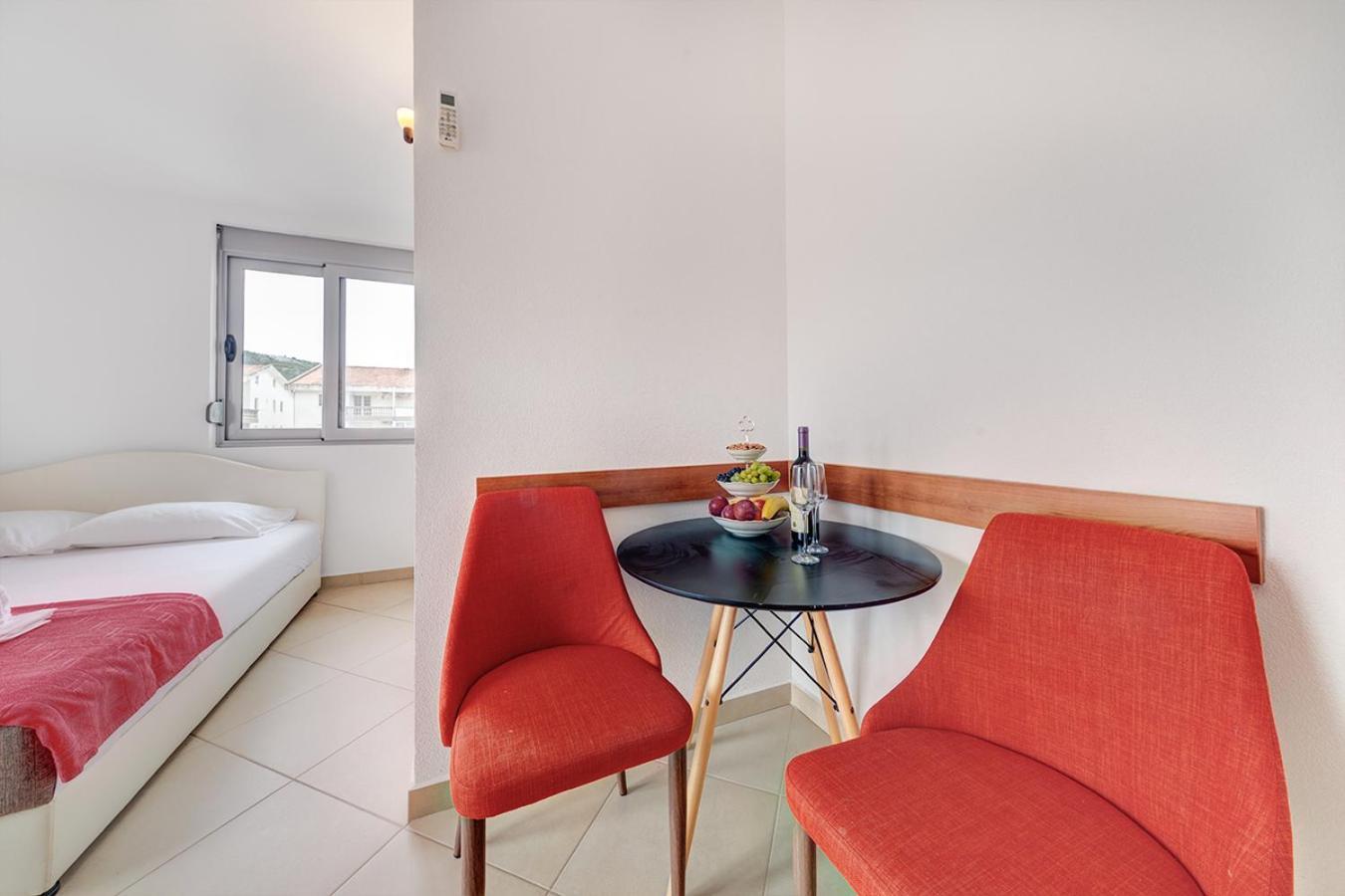 Delfin Apartments 수토모레 객실 사진